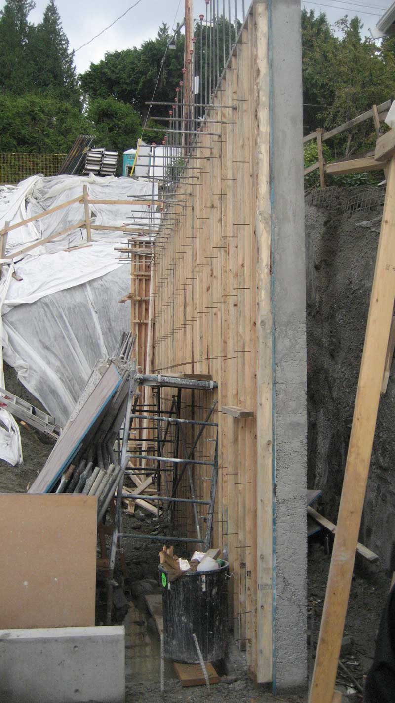 concrete-foundation-wall-formwork-retaining-wall