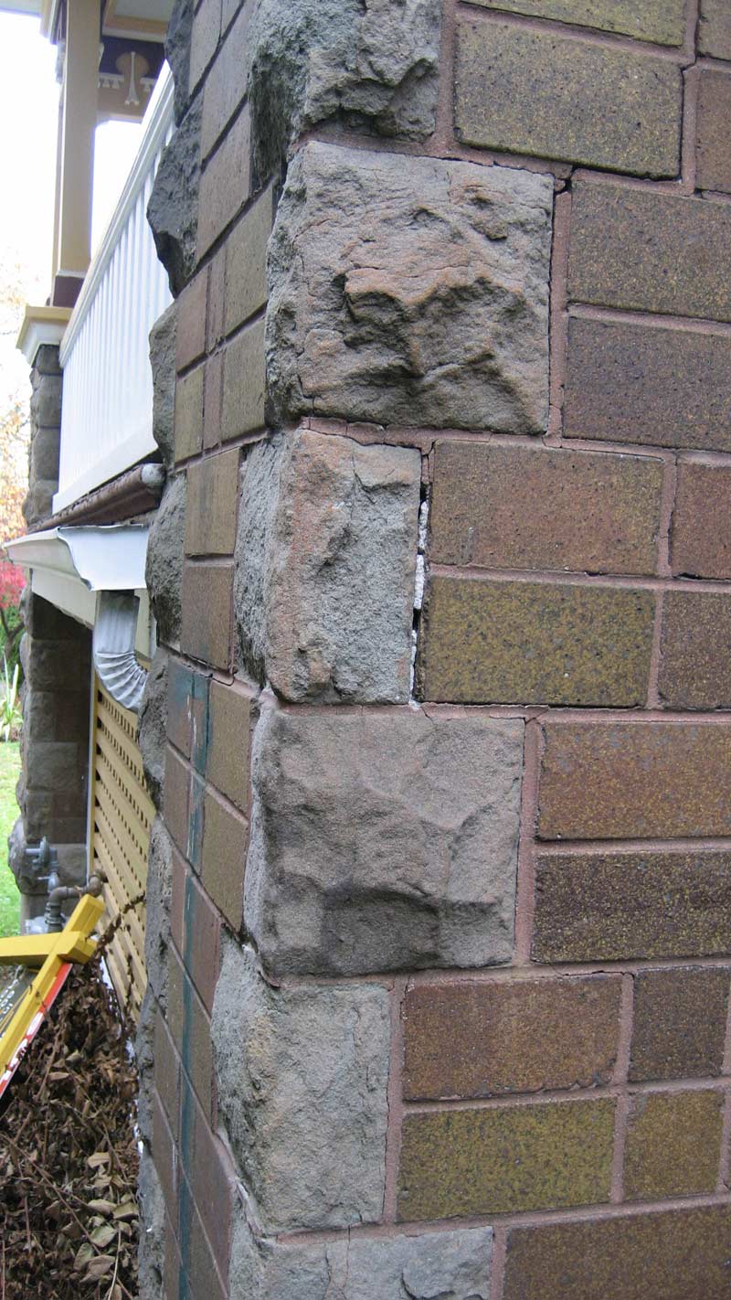 house-renovation-quoin-before-repointing-existing-condition