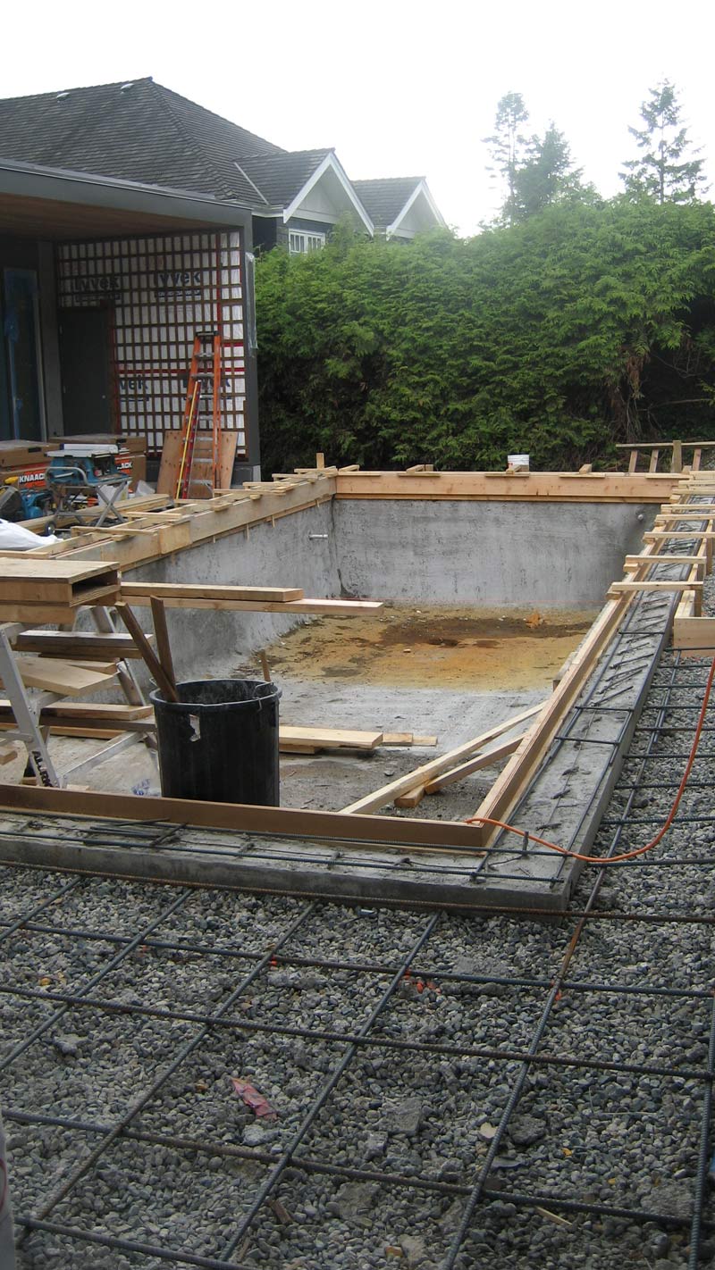 concrete-pool---formwork-for-second-pour-around-pool-adges---reinforcement-for-slab-on-grade-around-pool-2