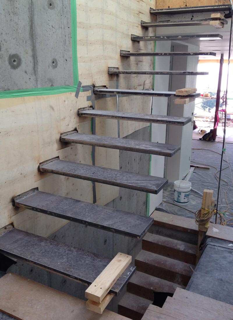 CANTILEVERED-STEEL-STAIR
